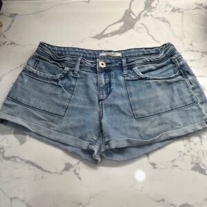 21 Denim Jean Light Wash Low Rise Cuffed Shortie Shorts size 29 x 3